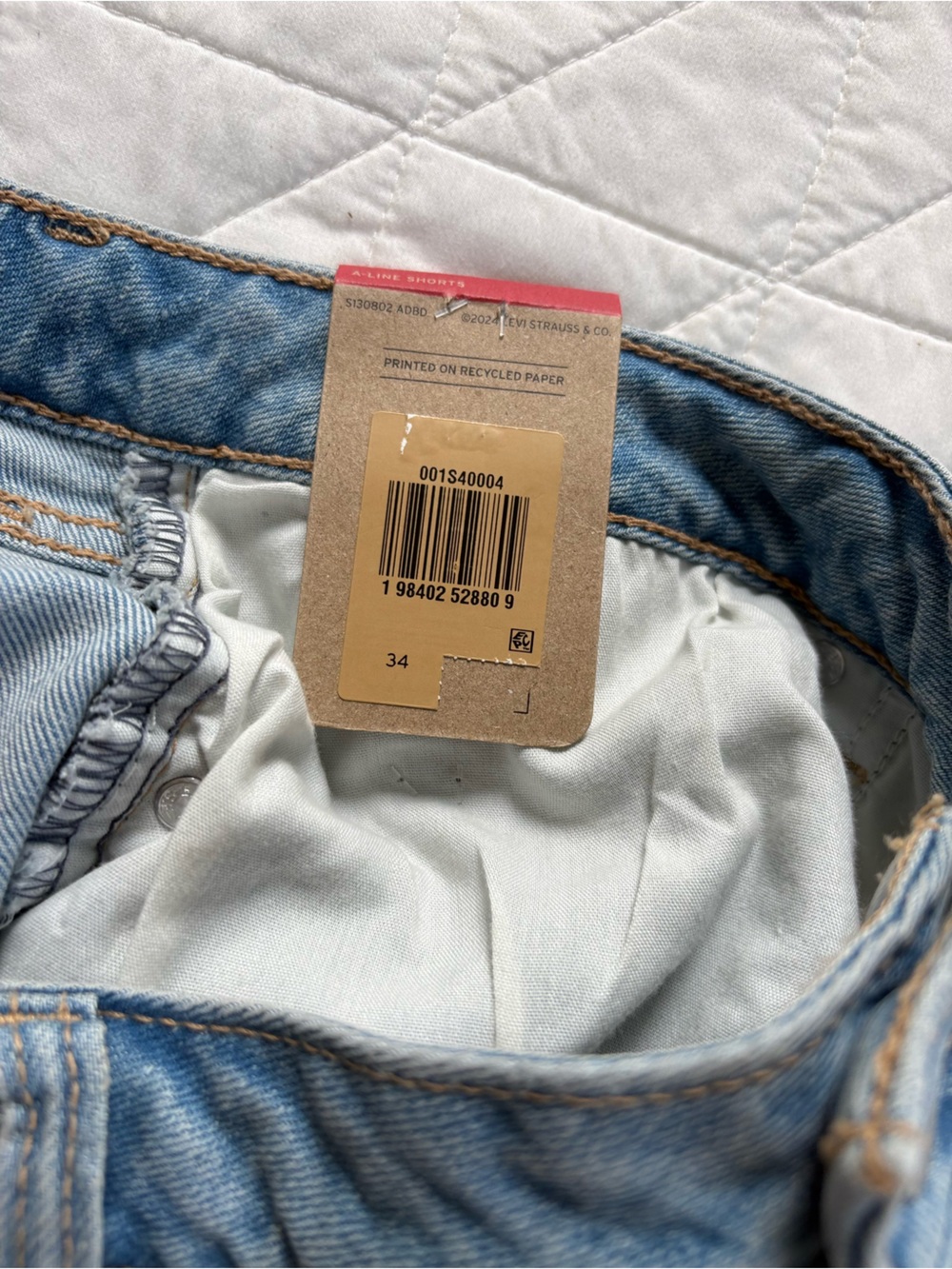 Levi's Premium A-Line Mid Rise Light Wash Denim Shorts - Size 34 NWT - Picture 9 of 9